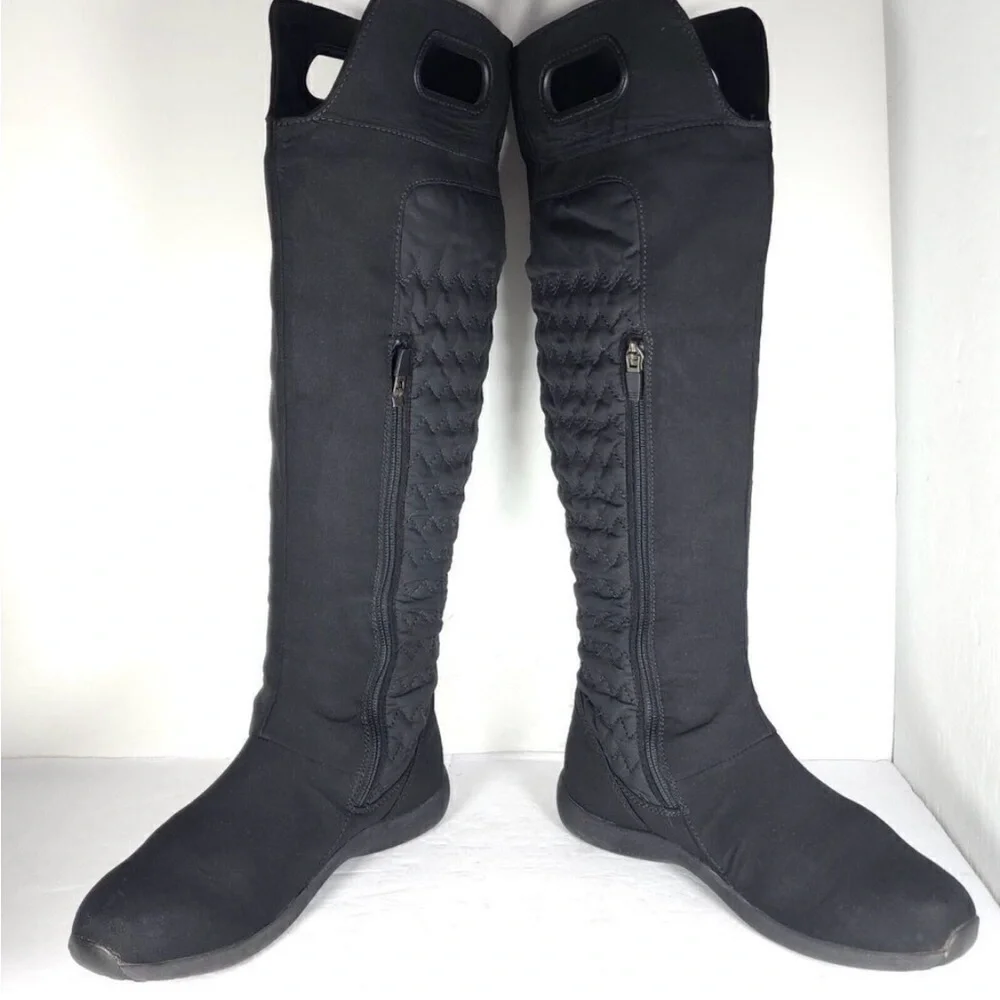 Patagonia Women's Fiona US8,5 Black PrimaLoft Quilted SidebZip Tall Boots